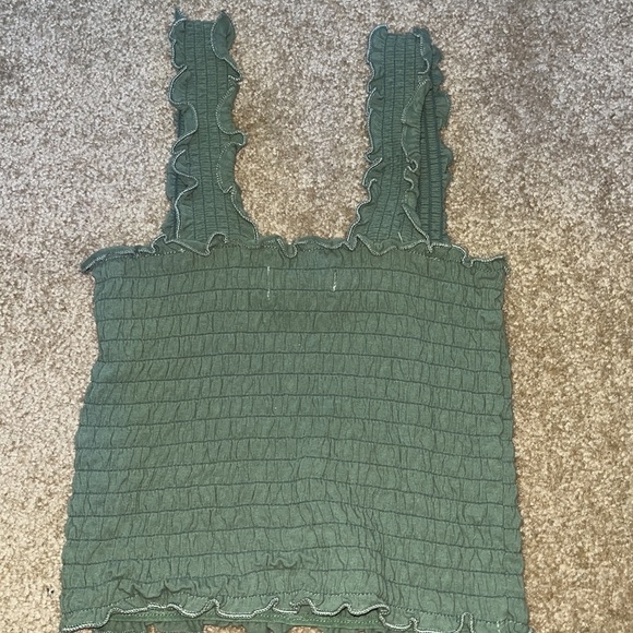 Hollister Ruffle Top - Picture 3 of 3